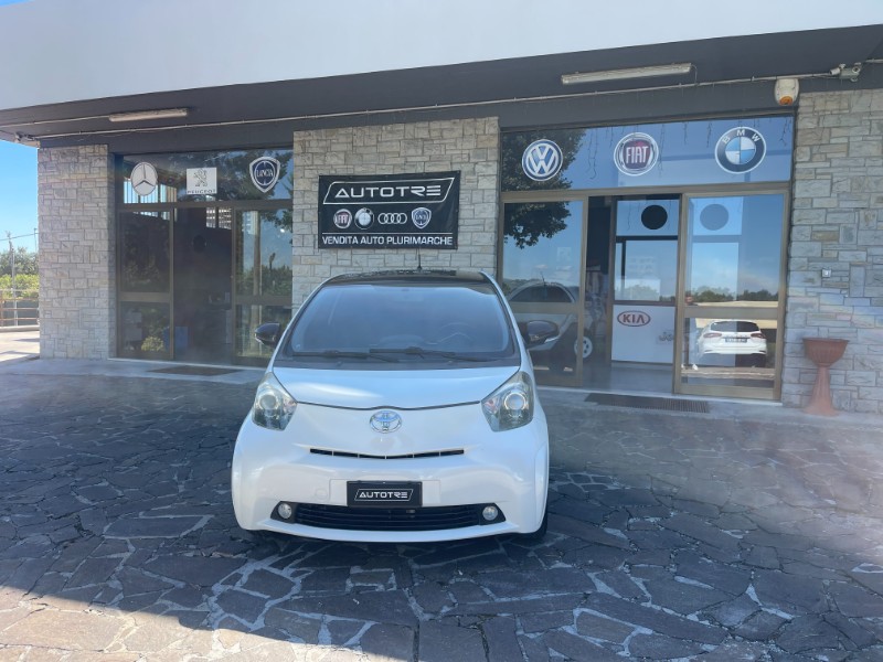 Toyota iQ